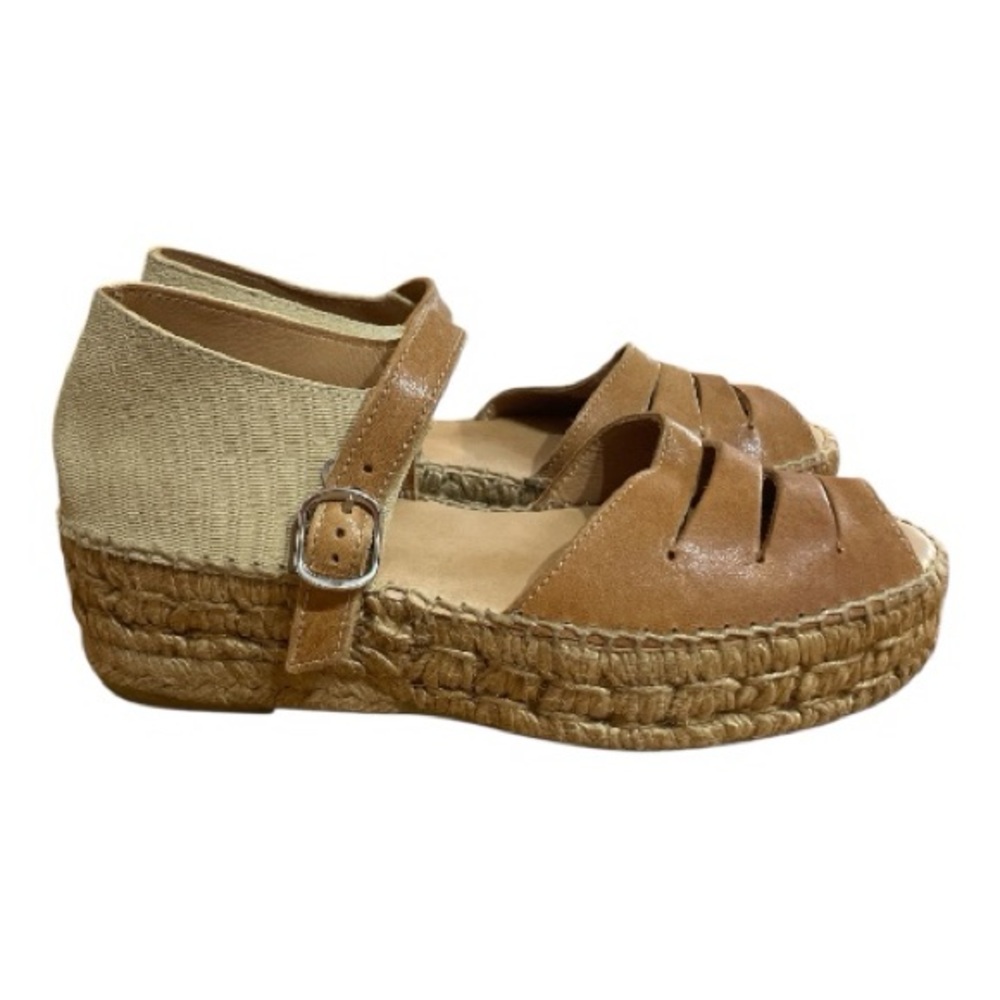 •Elegant Tan Women's Sandals - Picture 4 of 10